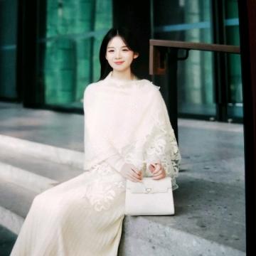 抚颜雪儿