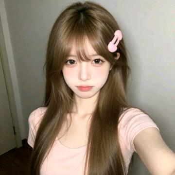少女的裙摆