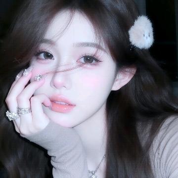 少女的裙摆